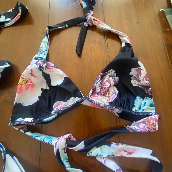 Swimsuits - Picture 3 of 3